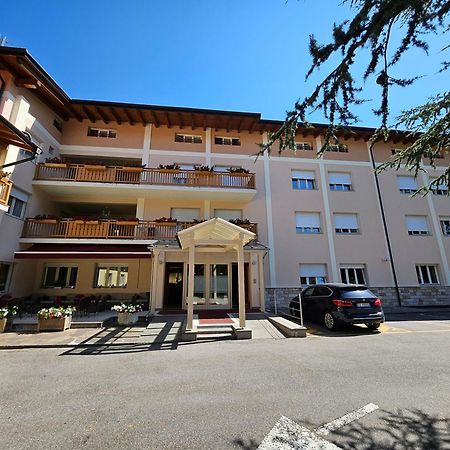 Park Hotel Sacro Cuore Cavalese Exterior foto