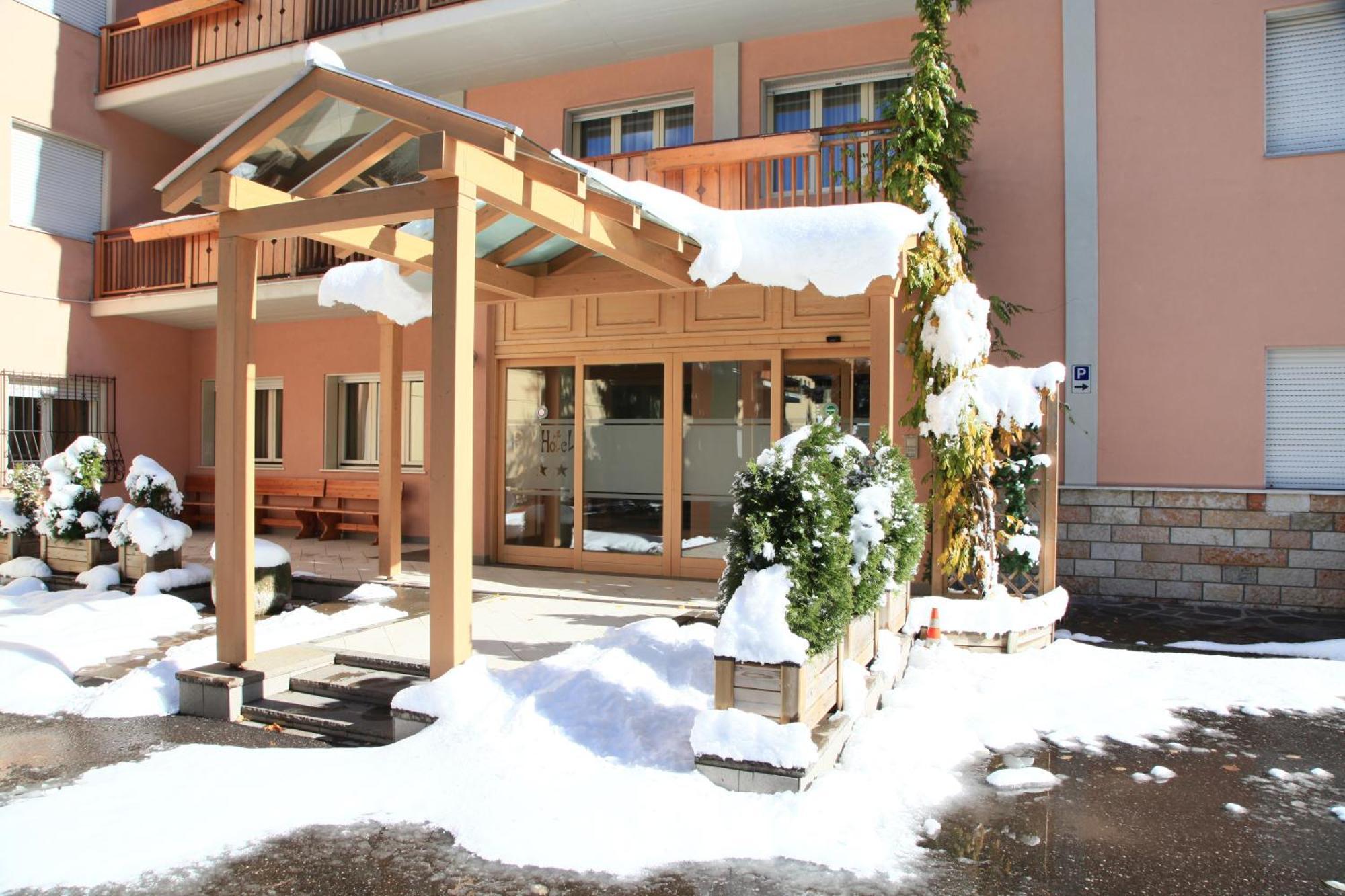 Park Hotel Sacro Cuore Cavalese Exterior foto