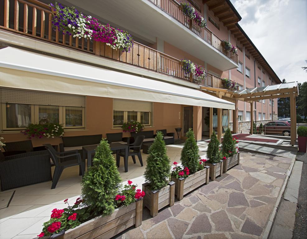 Park Hotel Sacro Cuore Cavalese Exterior foto
