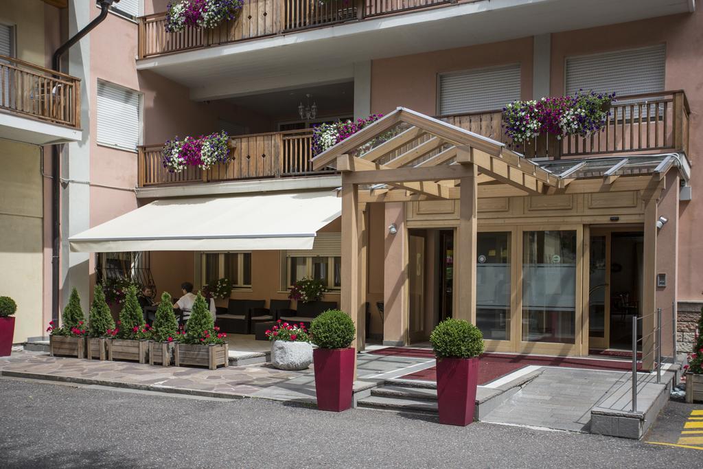 Park Hotel Sacro Cuore Cavalese Exterior foto