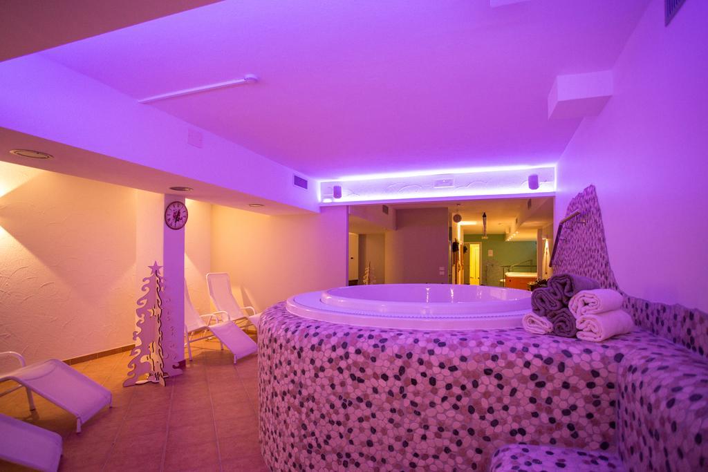 Park Hotel Sacro Cuore Cavalese Exterior foto